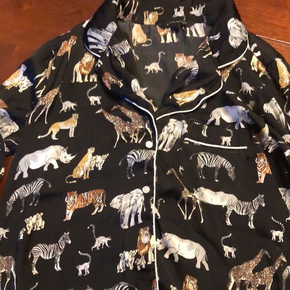 Banana Republic pjs in African animal prints/sz SM/ white piping EUC/button top - Picture 6 of 16